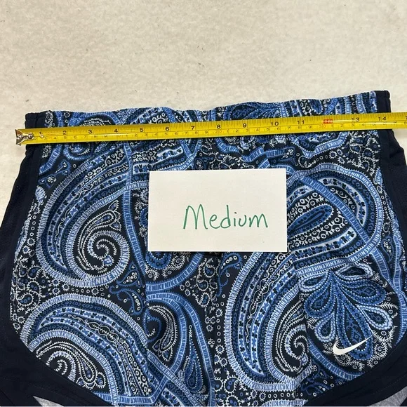 Women’s Nike Dri Fit Paisley Shorts - Picture 12 of 14